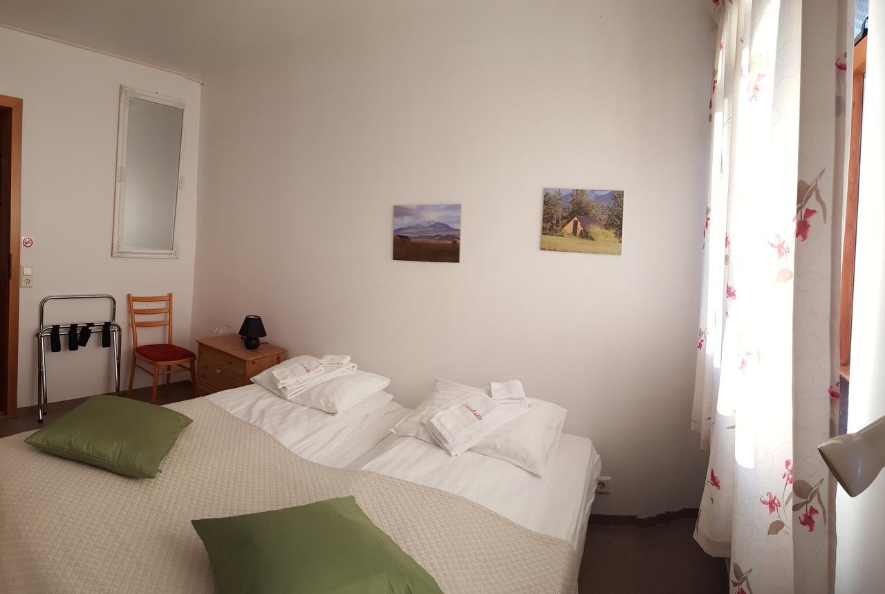 Guesthouse Leirubakki Asolfsstathir Zewnętrze zdjęcie